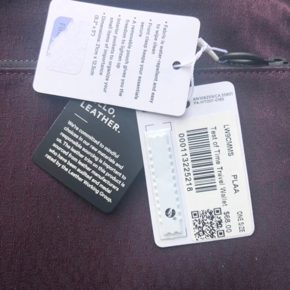 Lululemon Test of Time Travel Wallet - PLAA - Picture 6 of 6